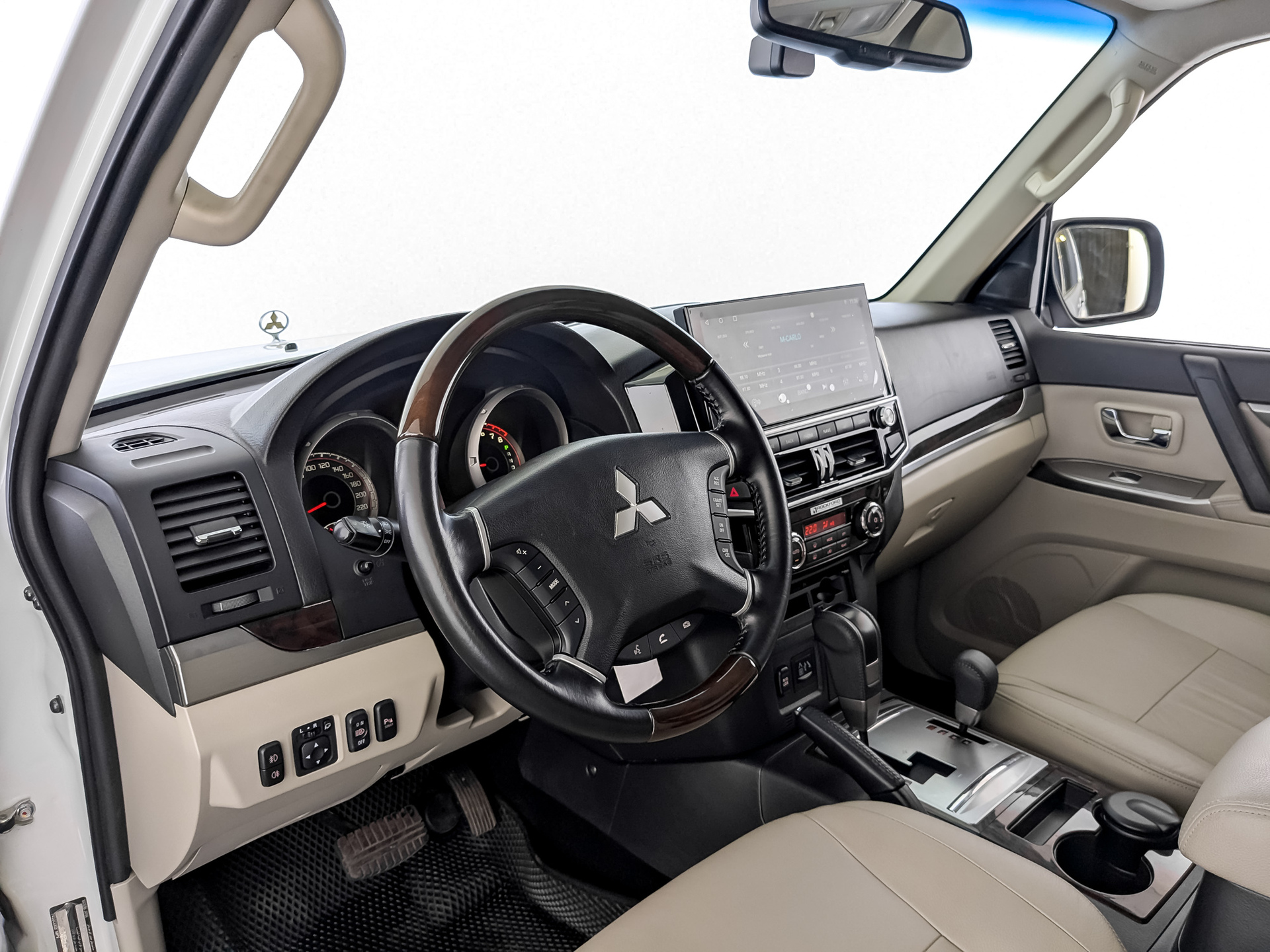 Mitsubishi Pajero#71417