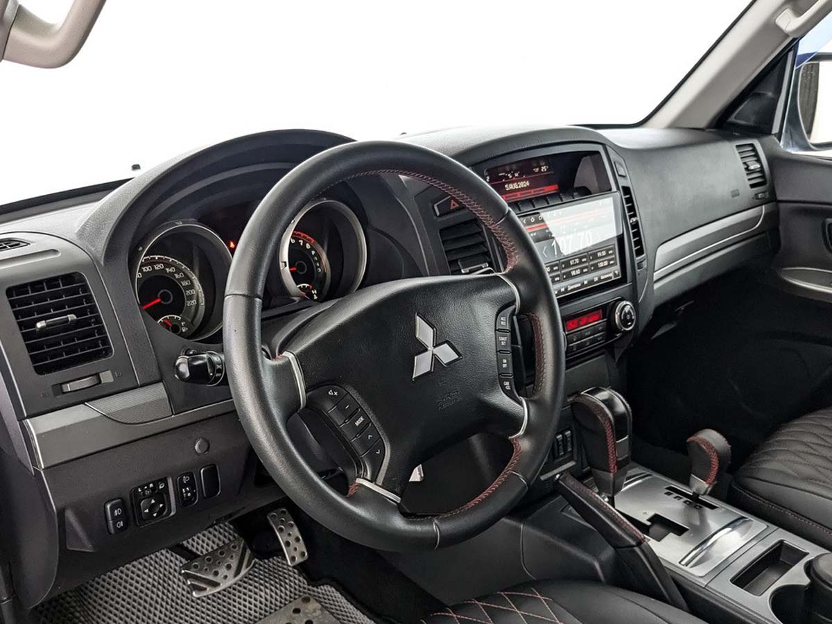 Mitsubishi Pajero#10028