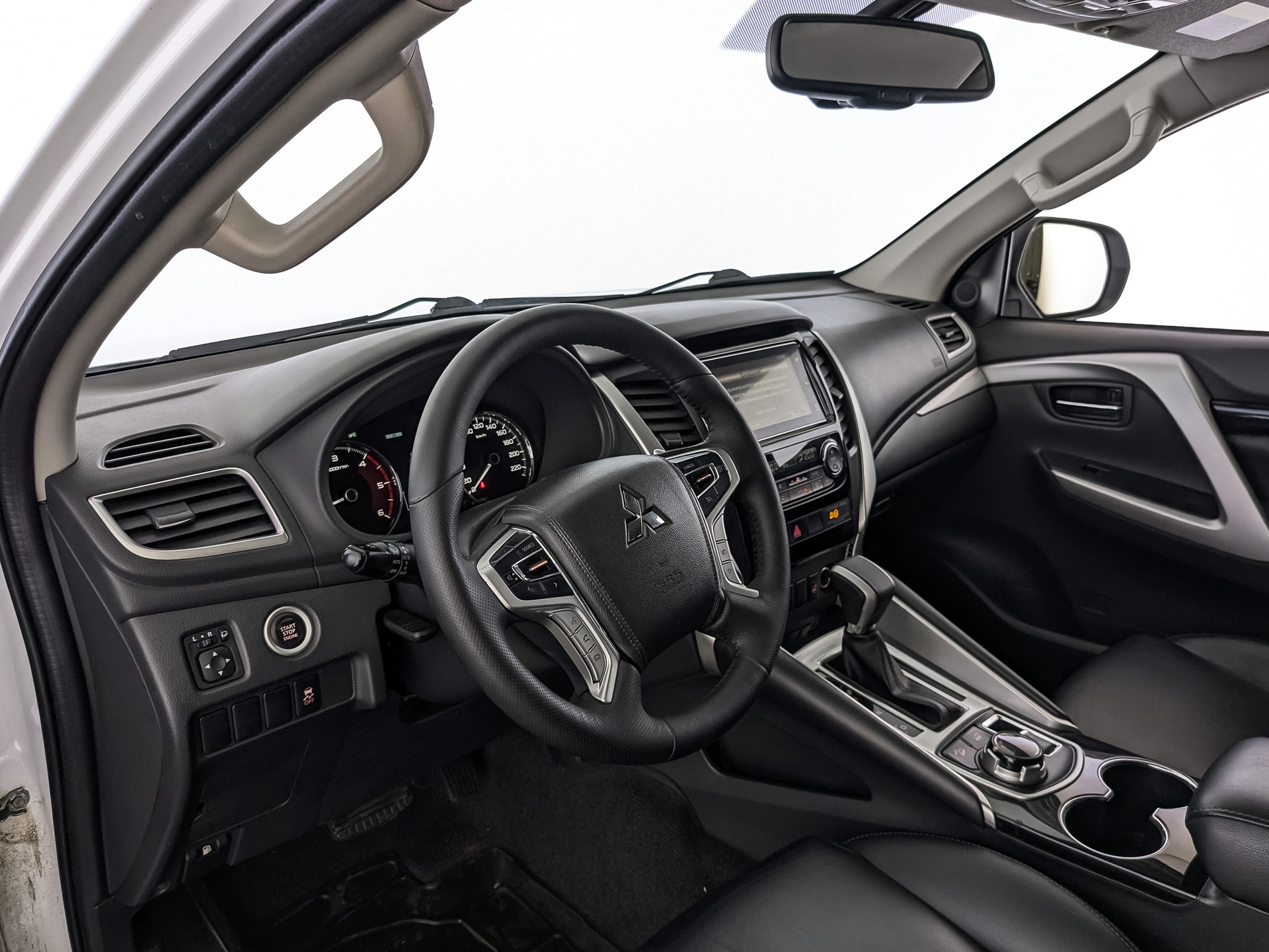 Mitsubishi Pajero Sport#85406