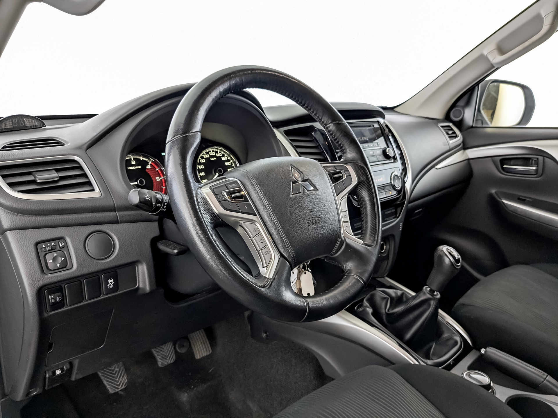Mitsubishi Pajero Sport#85452