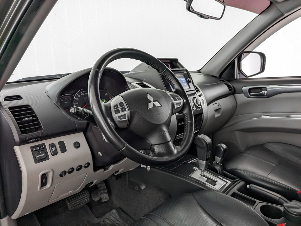 Mitsubishi Pajero Sport#9642