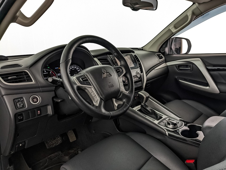 Mitsubishi Pajero Sport#9649