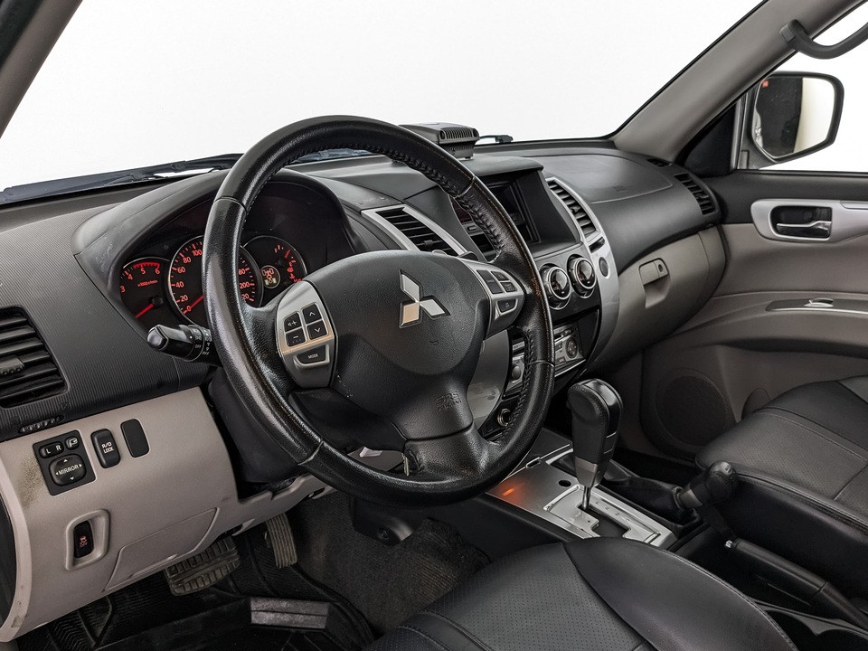 Mitsubishi Pajero Sport#9669