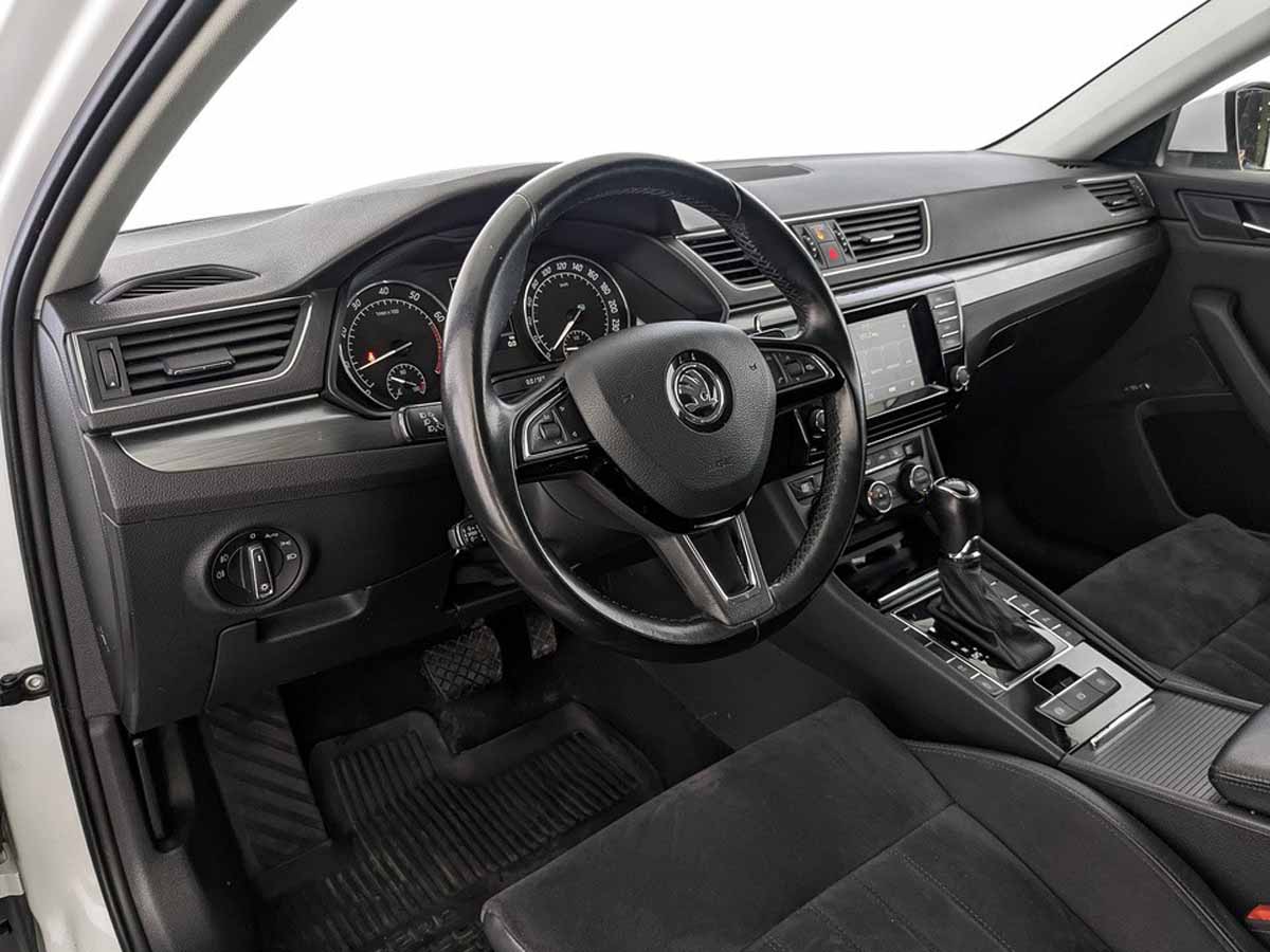 Skoda Superb#13190