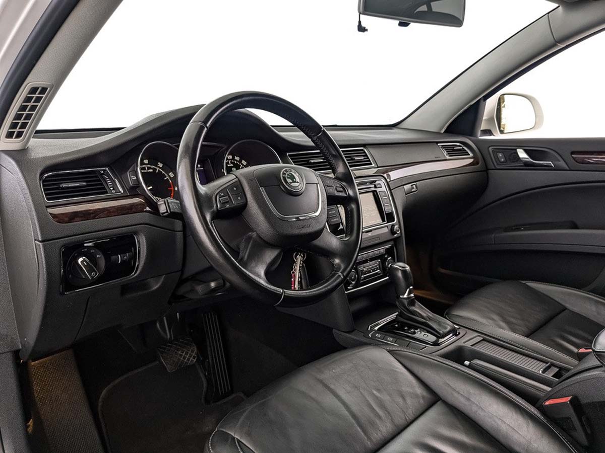 Skoda Superb#13220