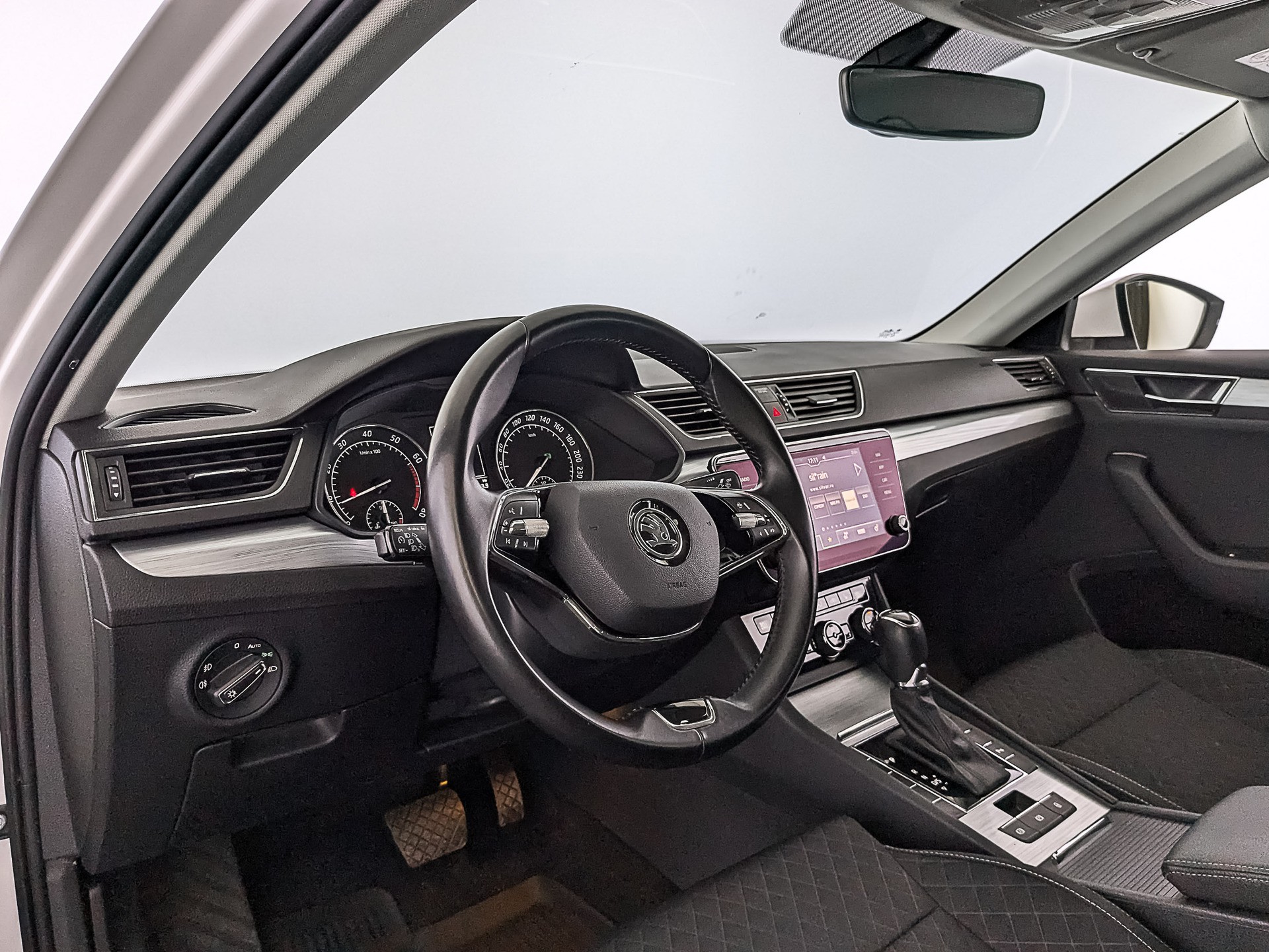 Skoda Superb#32397