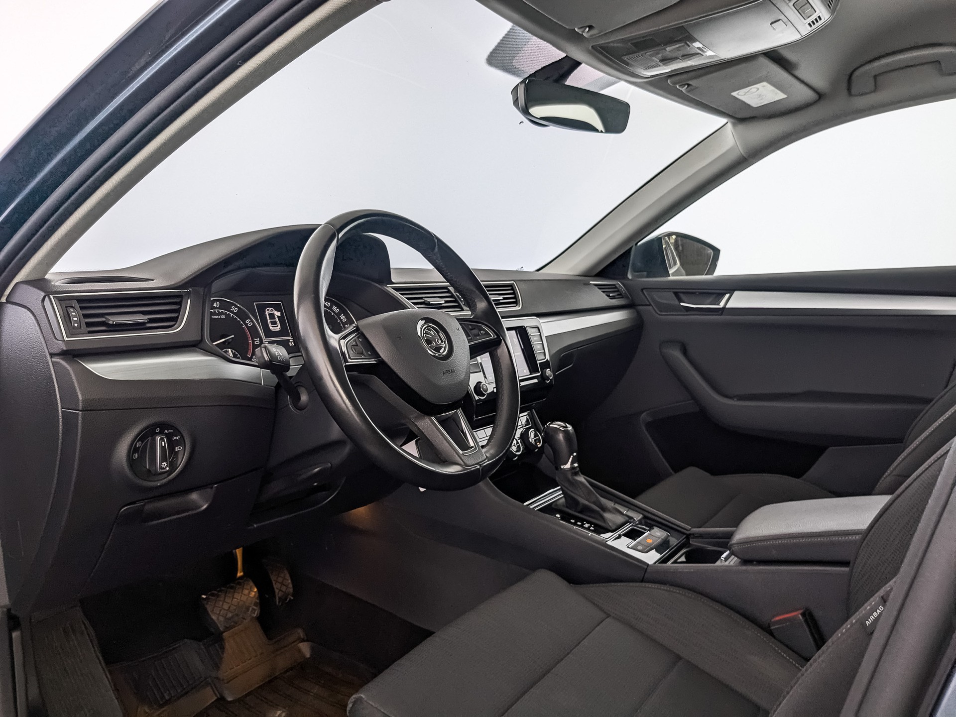 Skoda Superb#32757