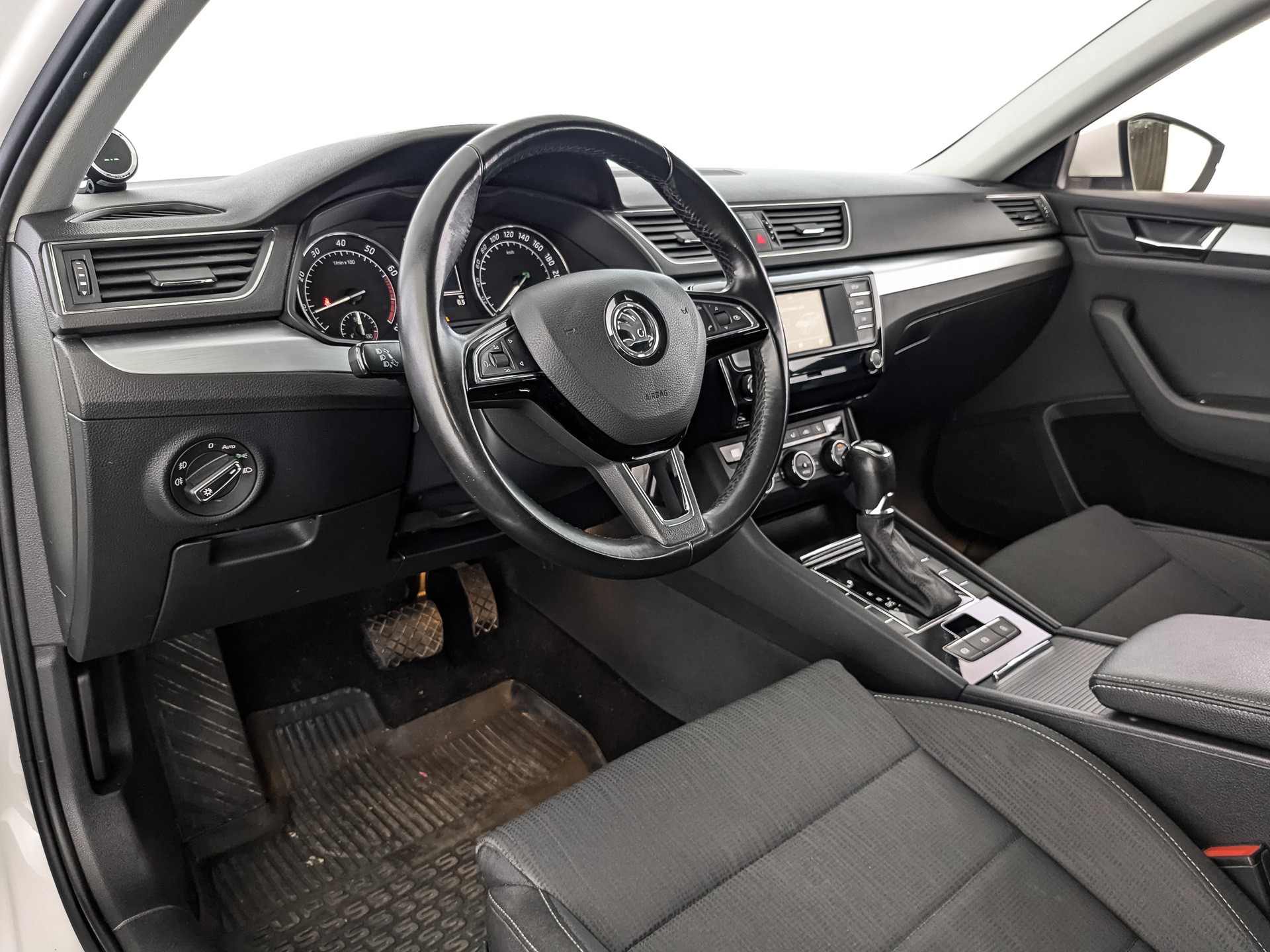 Skoda Superb#32786