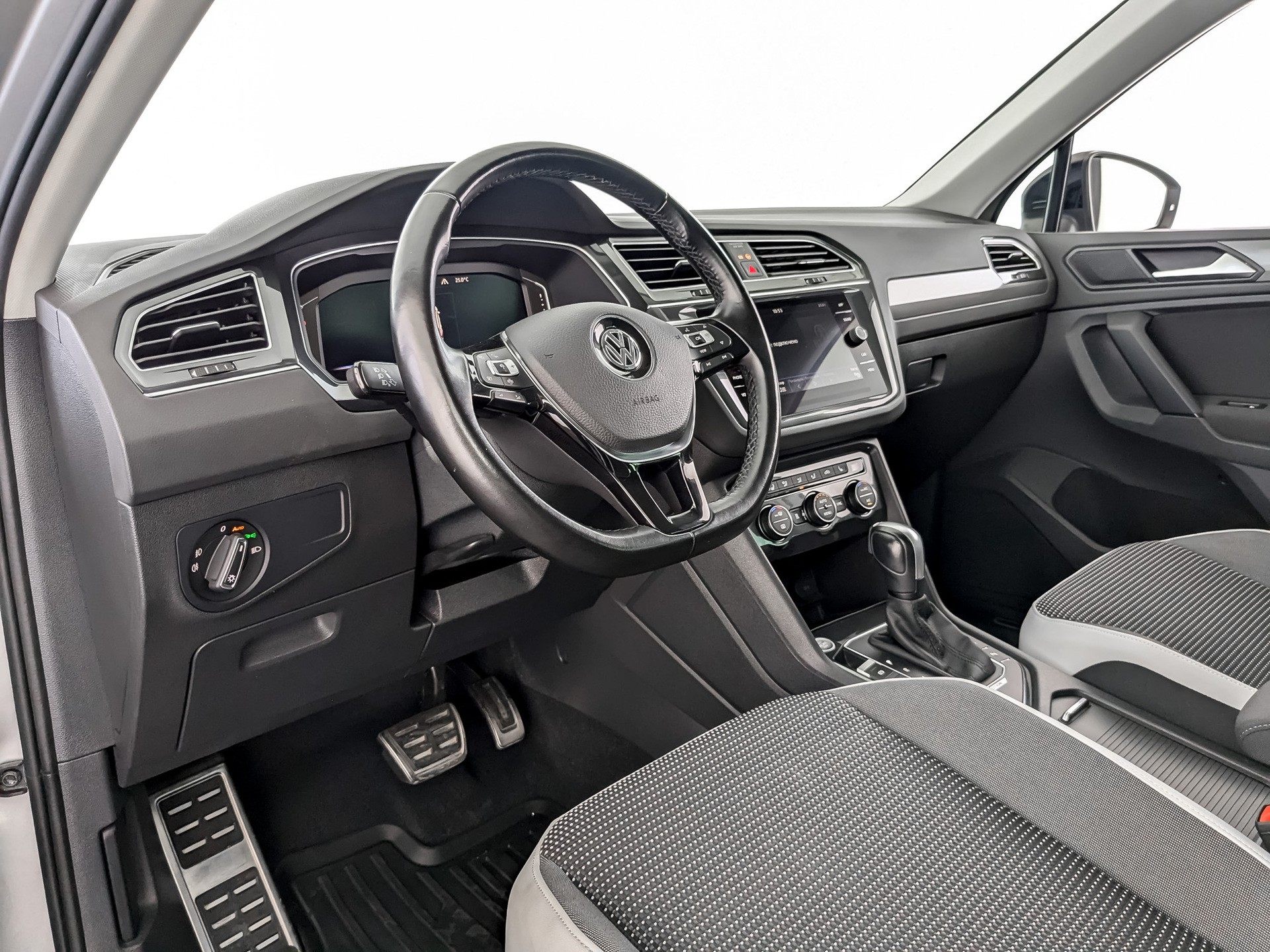Volkswagen Tiguan#15800