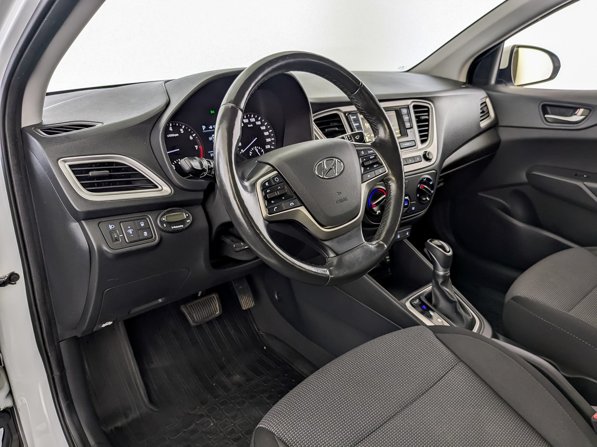 Hyundai Solaris#22390