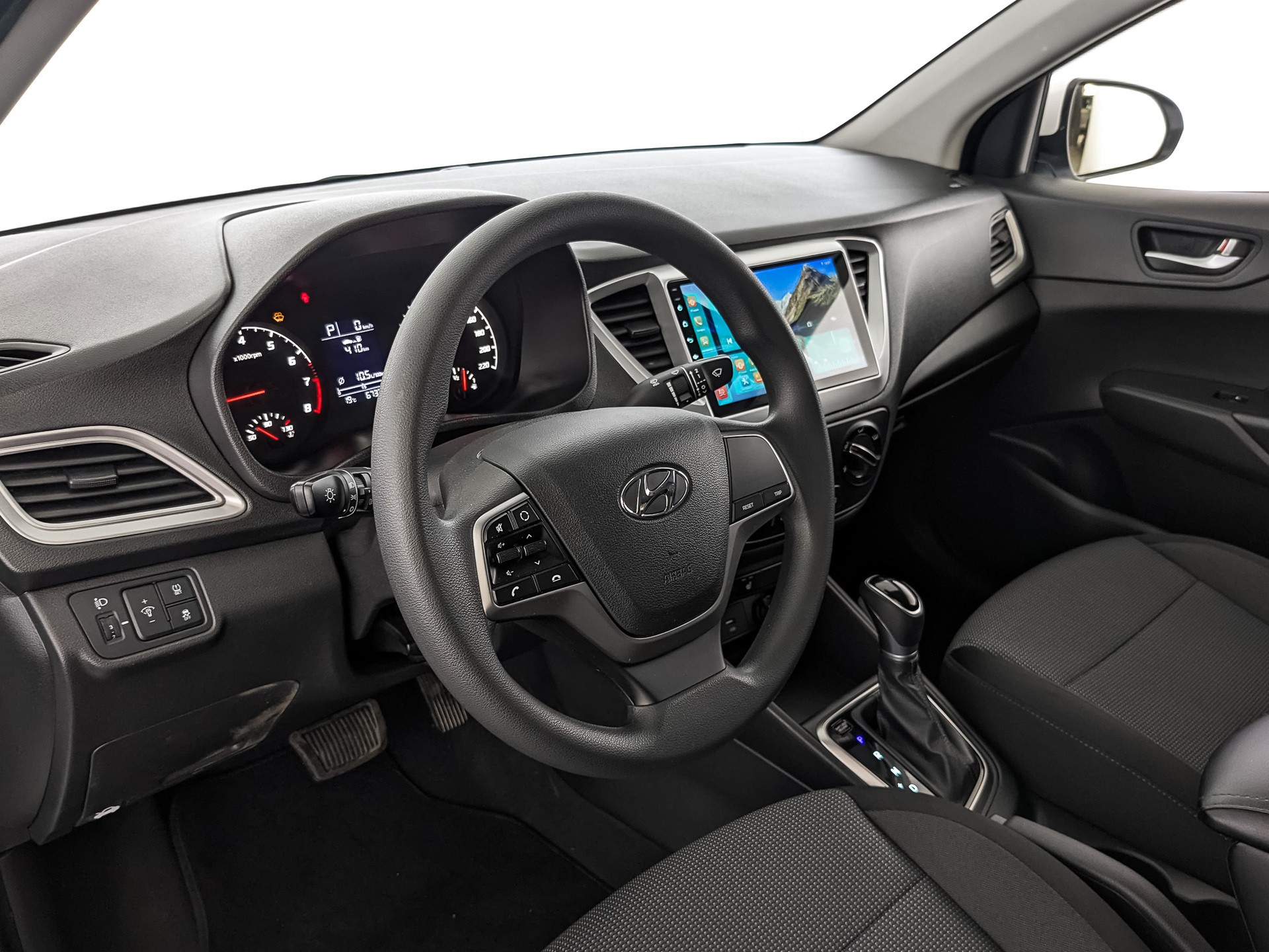 Hyundai Solaris#28017