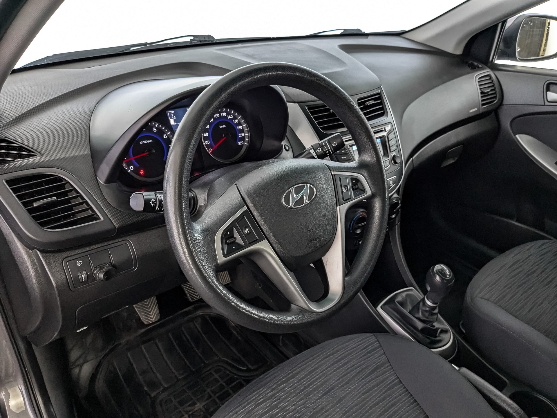 Hyundai Solaris#28038